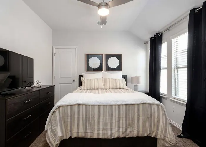 Spacious Pet Friendly - 7 Miles To Eagle Mountain Holiday home