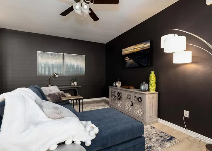 Holiday home Spacious Pet Friendly - 7 Miles To Eagle Mountain