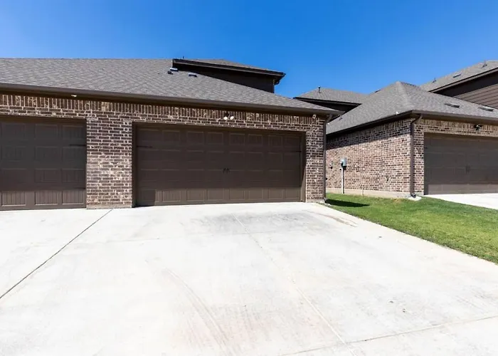 Spacious Pet Friendly - 7 Miles To Eagle Mountain Holiday home Fort Worth