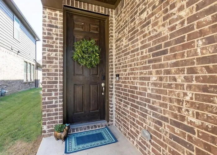 Spacious Pet Friendly - 7 Miles To Eagle Mountain *